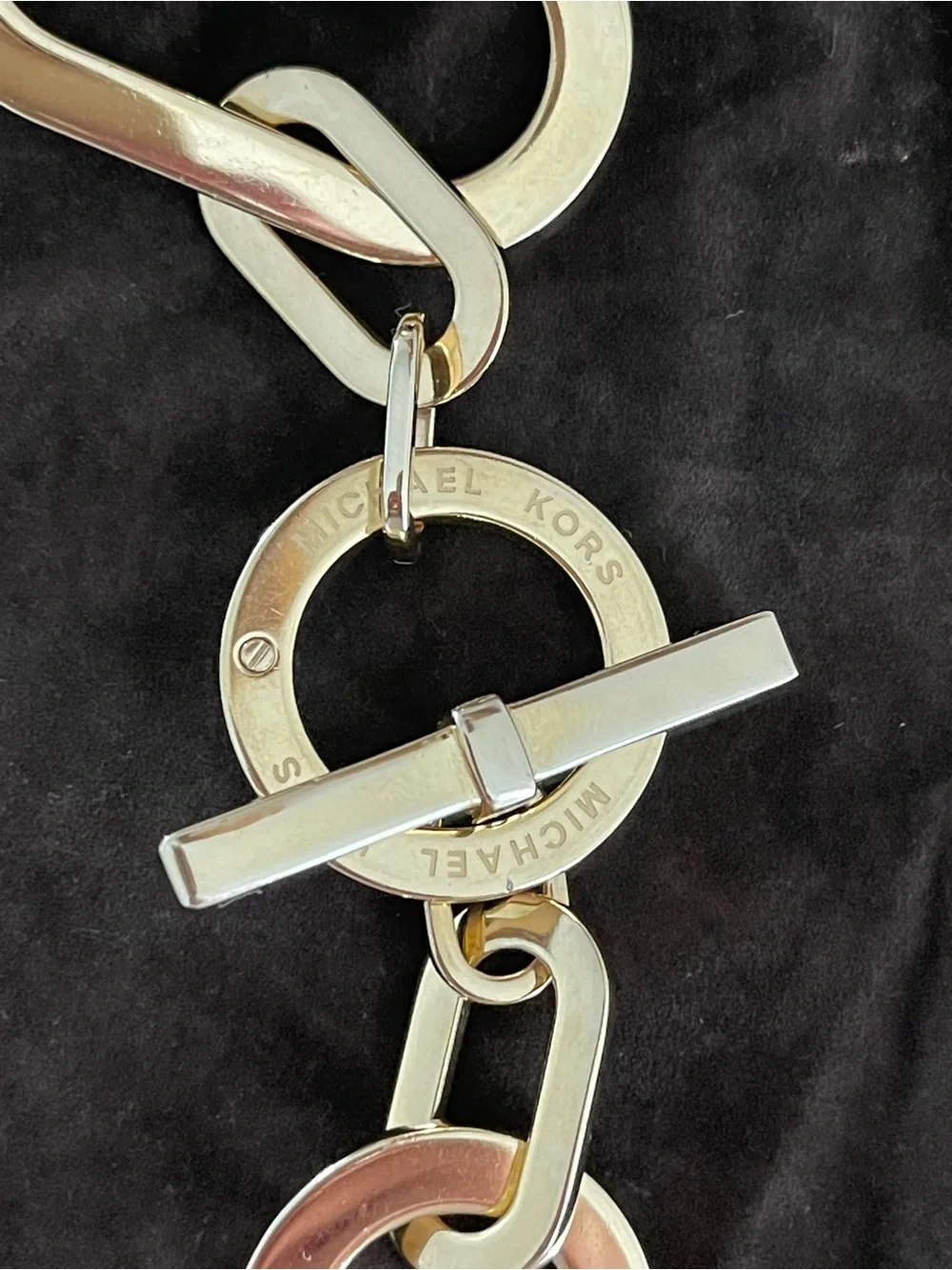 MICHAEL KORS CHUNKY PAPERCLIP LINK STATEMENT NECKLACE GOLD TONE 22” TOGGLE CLASP